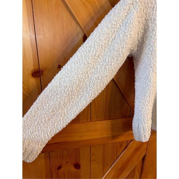 Hooked Up Cropped Fuffy-Knit Hoodie Sweatshirt M (4247) - Picture 2 of 7